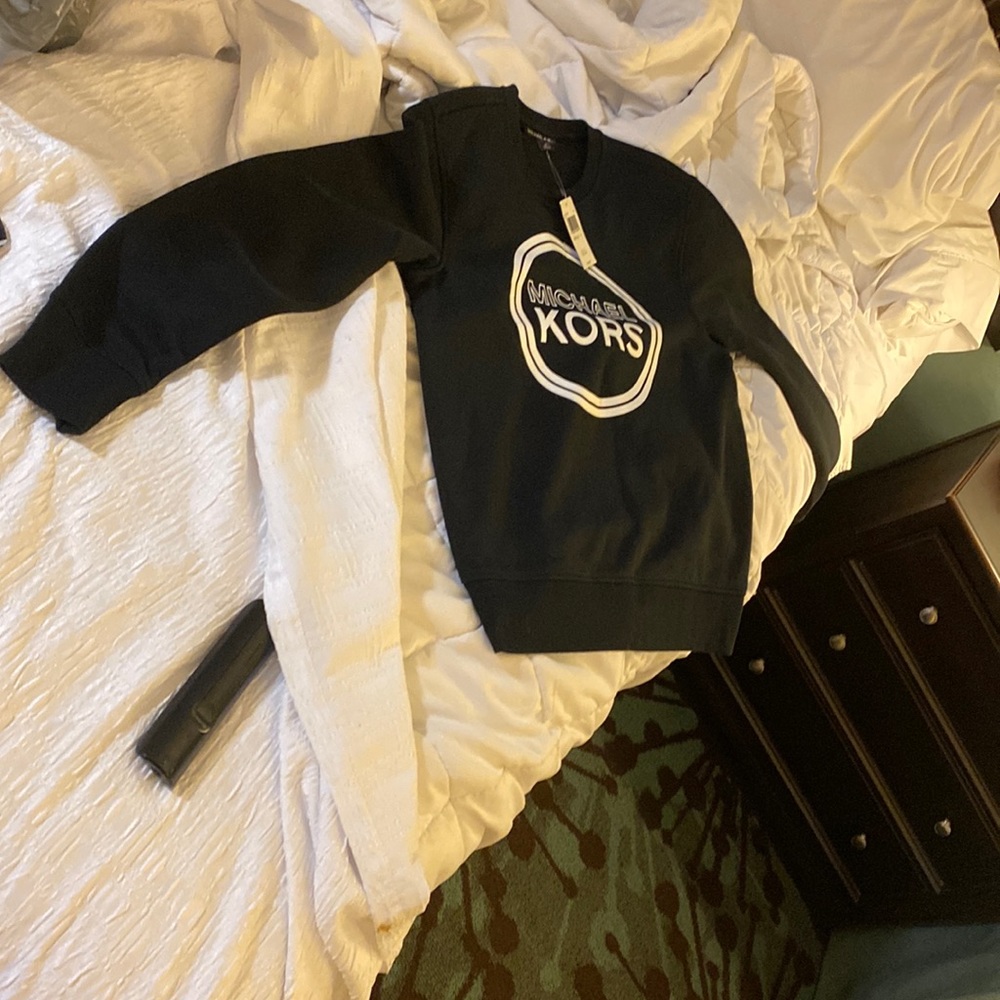 michael kids sweater m brand new